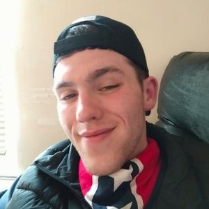 Meet your Posher, Dustin